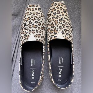 Toms Brown and Black Flats with Leopard Print